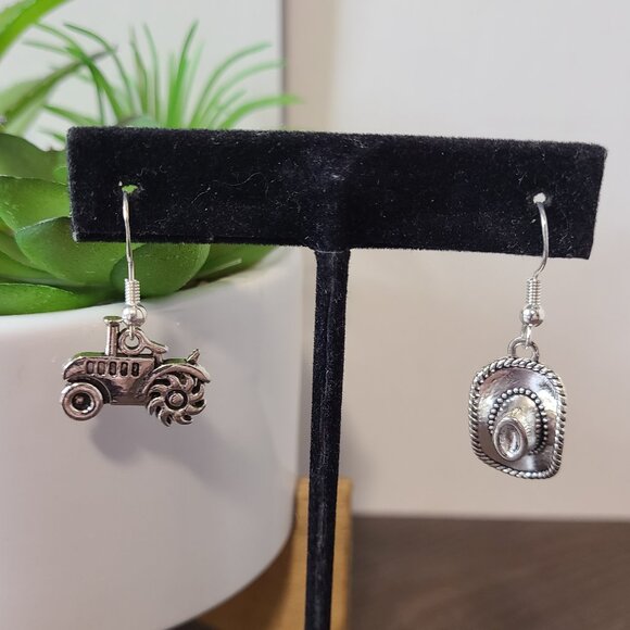 Handcrafted Cowboy Hat‎ & Tractor Dangle Drop Earrings Silver Tone NEW Rodeo - Picture 4 of 4